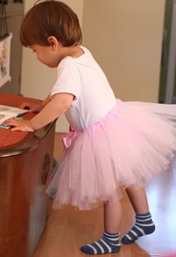 how-to-make-a-tutu-trying-it-on